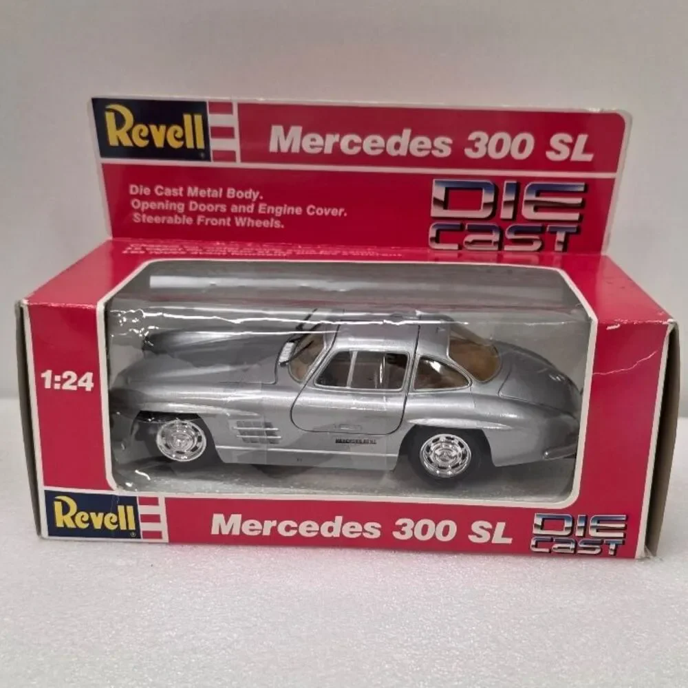 Revell Lot of 2 Scale 1:24 Diecast